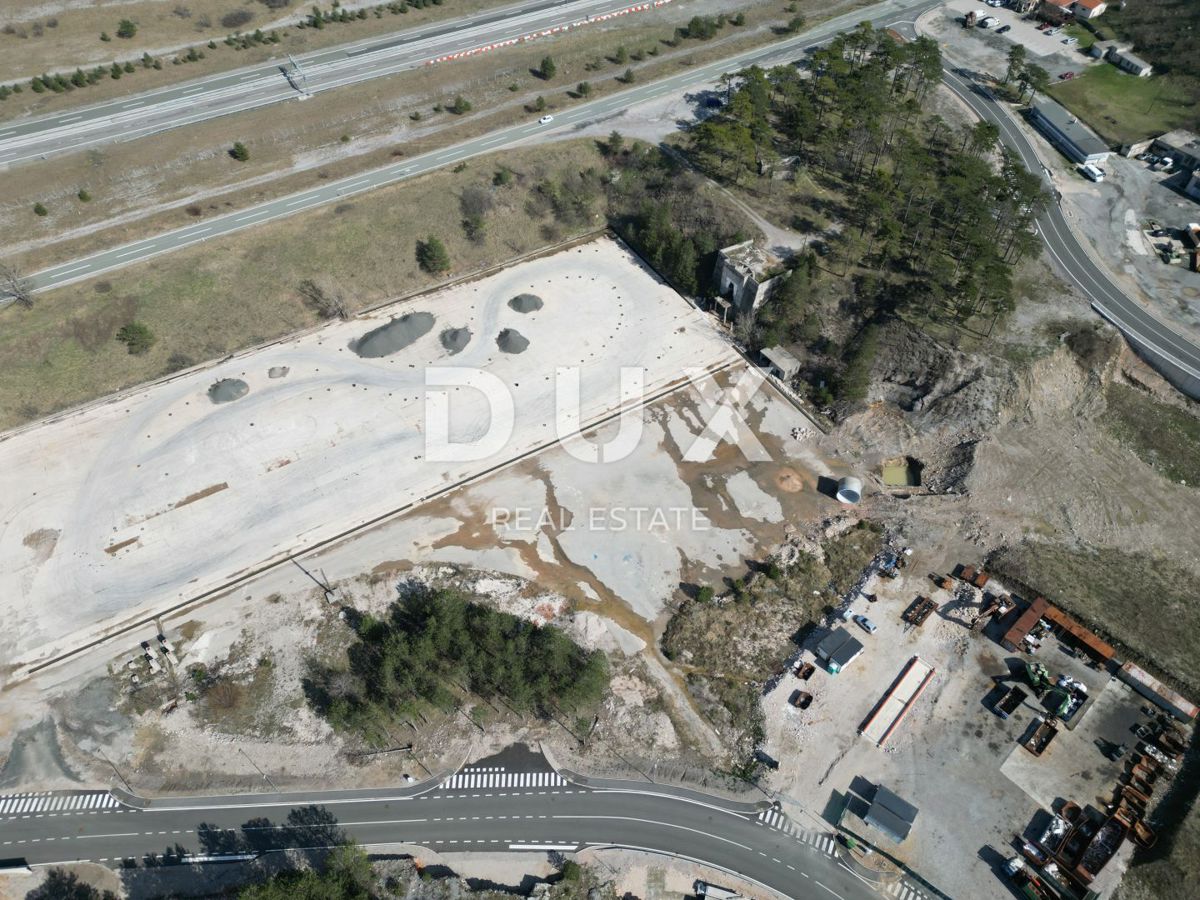 GROBNIK, ČAVLE, SOBOLI - gradbeno zemljišče 29.000 m2 v poslovni coni za dvorano - pisarniški prostor (namen: poslovni, obrtni, industrijski)