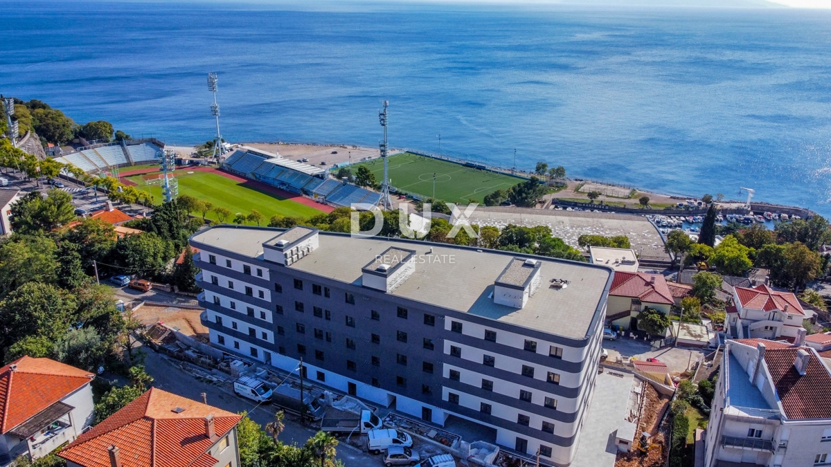 RIJEKA, KANTRIDA - 102 m2 veliko stanovanje v luksuzni novogradnji le 250 metrov od morja z garažo in panoramskim pogledom na morje
