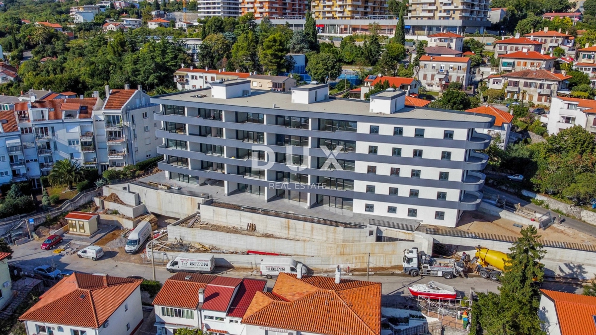 RIJEKA, KANTRIDA - 102 m2 veliko stanovanje v luksuzni novogradnji le 250 metrov od morja z garažo in panoramskim pogledom na morje