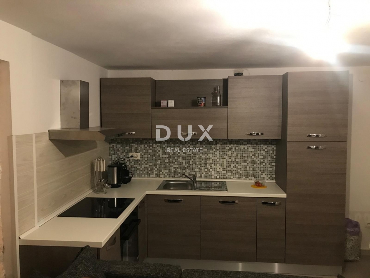 MEDULIN, ISTRA - PRILOŽNOST! Kamnita hiša v središču mesta