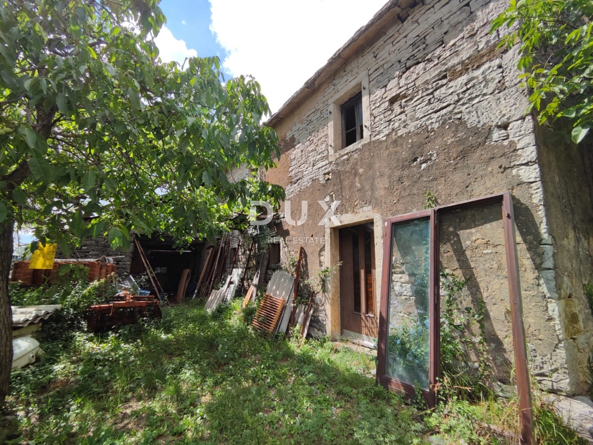 ISTRA, OPRTALJ - Starodavna stavba s pogledom na naravo