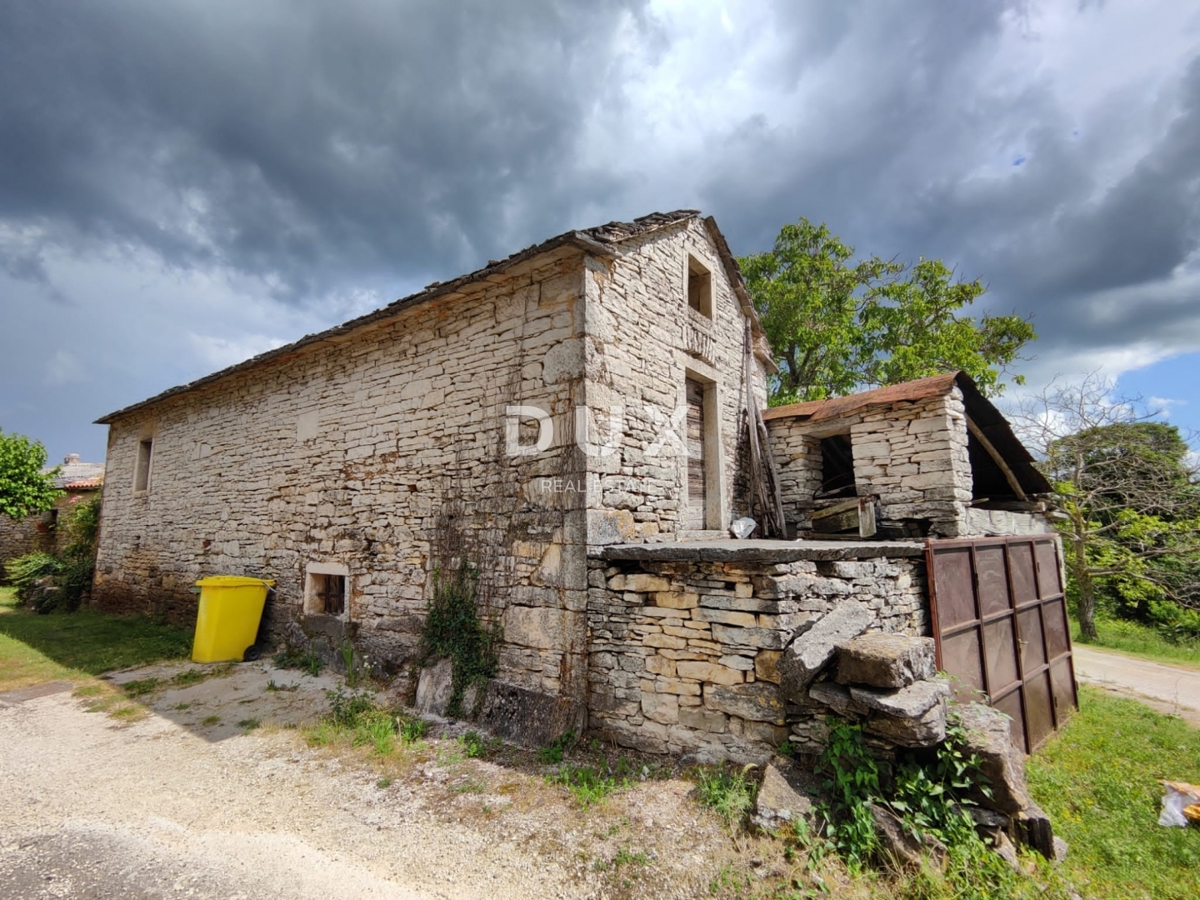ISTRA, OPRTALJ - Starodavna stavba s pogledom na naravo