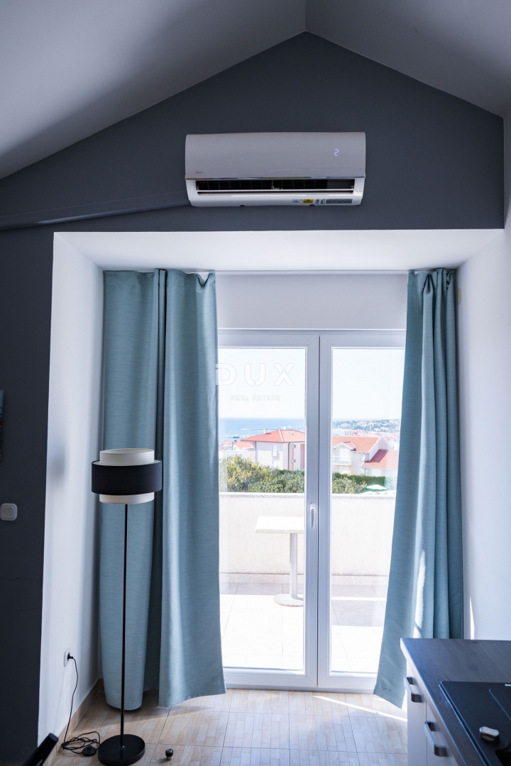 OTOK PAG, NOVALJA - PRILOŽNOST! Prostorno stanovanje s pogledom na morje!