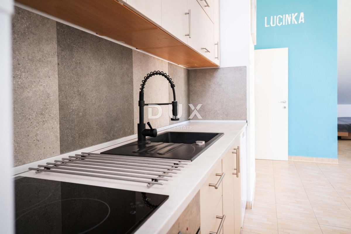 OTOK PAG, NOVALJA - PRILOŽNOST! Prostorno stanovanje s pogledom na morje!