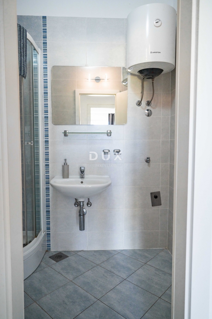 OTOK PAG, NOVALJA - PRILOŽNOST! Prostorno stanovanje s pogledom na morje!