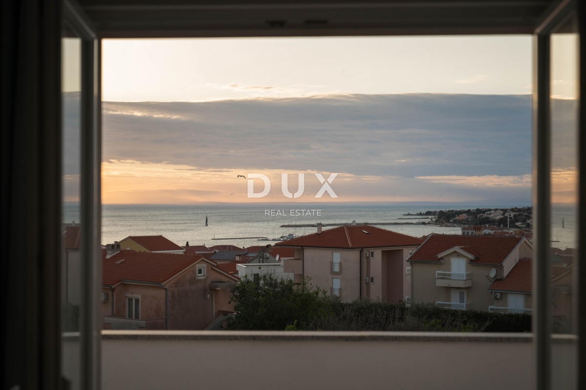 OTOK PAG, NOVALJA - PRILOŽNOST! Prostorno stanovanje s pogledom na morje!