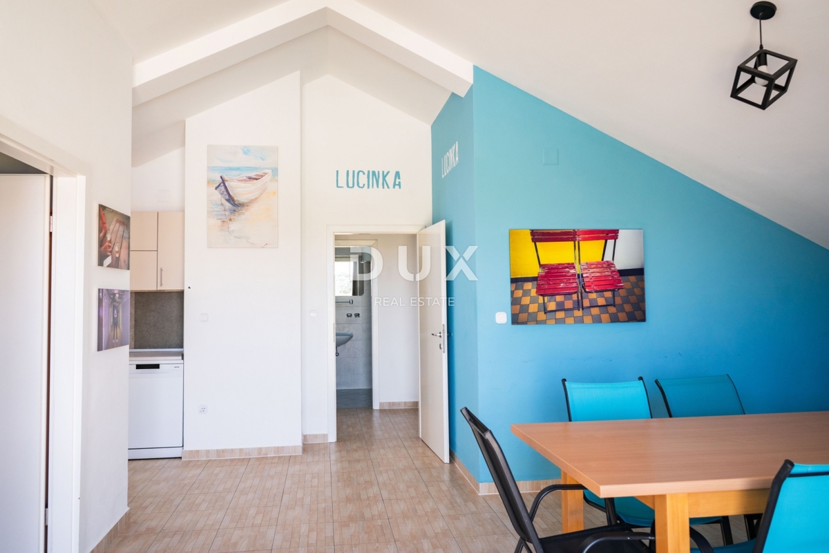 OTOK PAG, NOVALJA - PRILOŽNOST! Prostorno stanovanje s pogledom na morje!