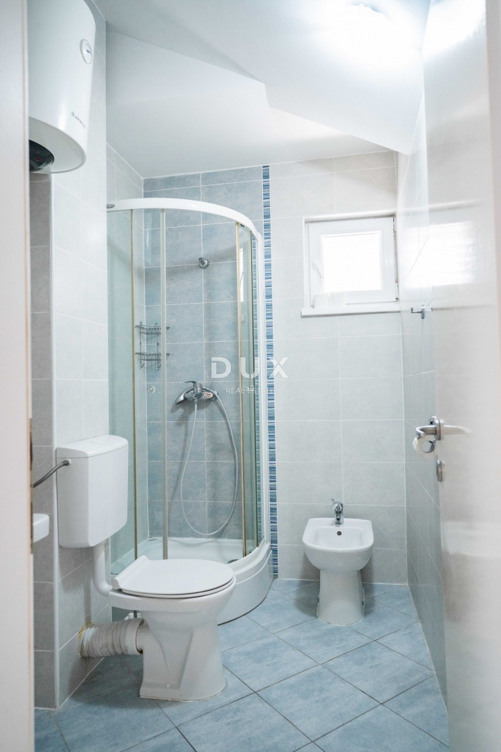 OTOK PAG, NOVALJA - PRILOŽNOST! Prostorno stanovanje s pogledom na morje!