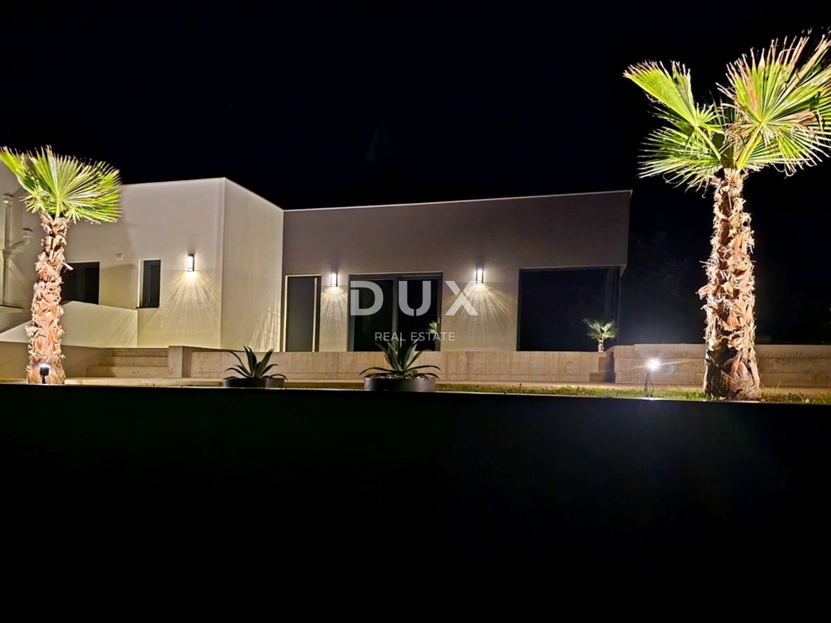 ISTRA, BARBAN - Dvojček hiše z bazenom na robu vasi