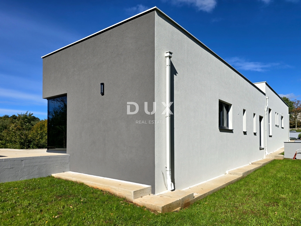 ISTRA, BARBAN - Dvojček hiše z bazenom na robu vasi