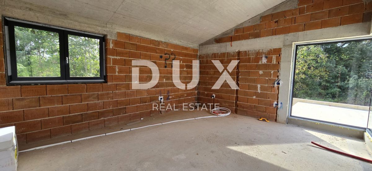 ISTRA, BARBAN - Dvojček hiše z bazenom na robu vasi