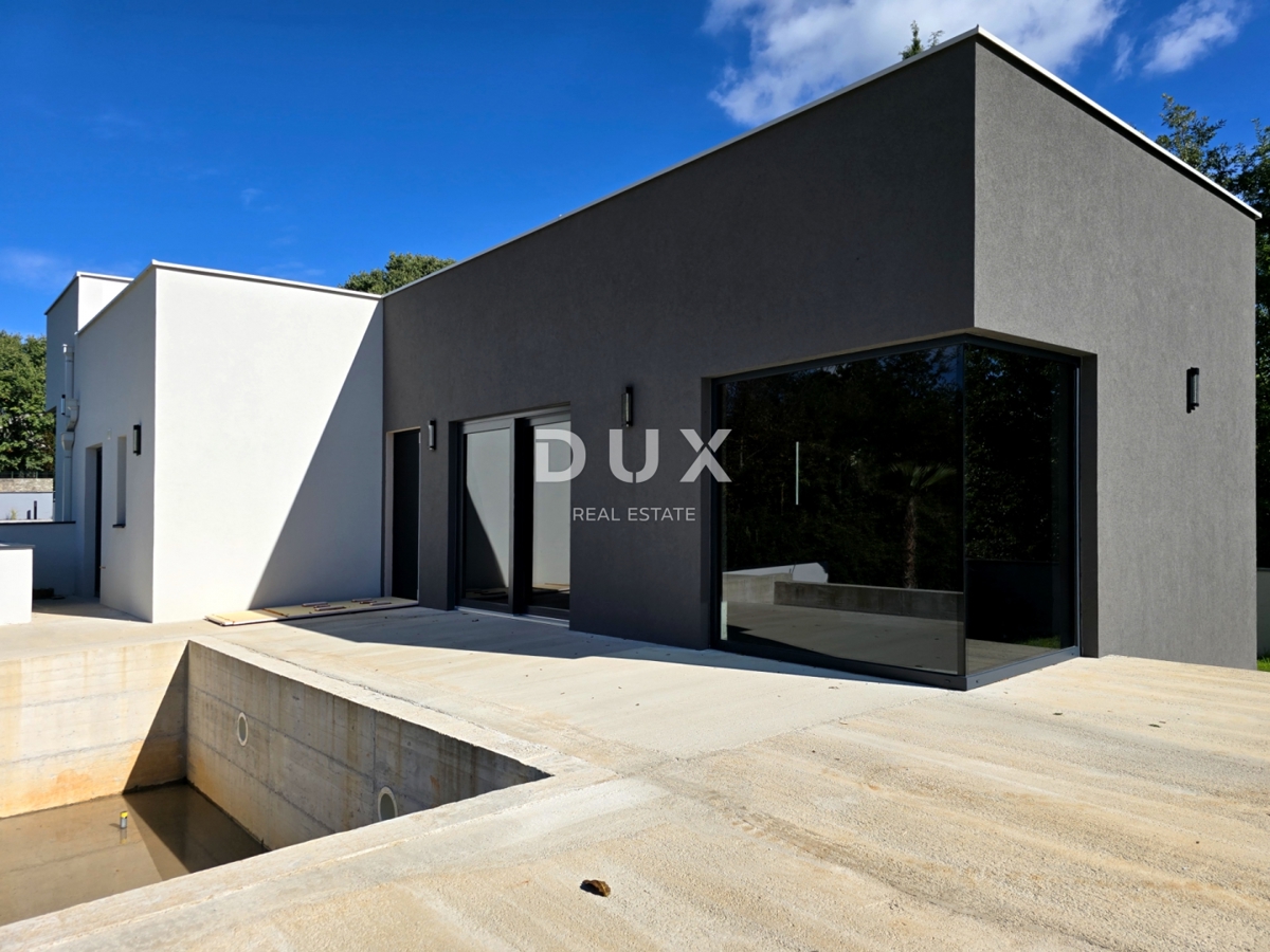 ISTRA, BARBAN - Dvojček hiše z bazenom na robu vasi