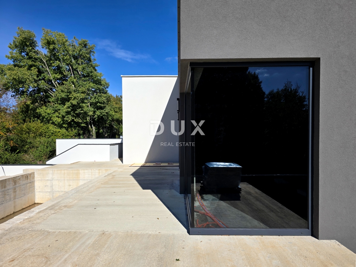 ISTRA, BARBAN - Dvojček hiše z bazenom na robu vasi