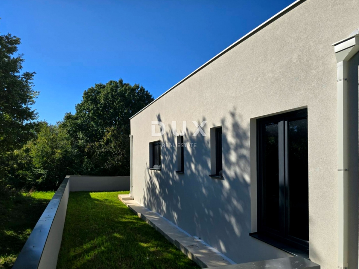 ISTRA, BARBAN - Dvojček hiše z bazenom na robu vasi