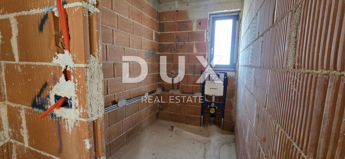 ISTRA, BARBAN - Dvojček hiše z bazenom na robu vasi