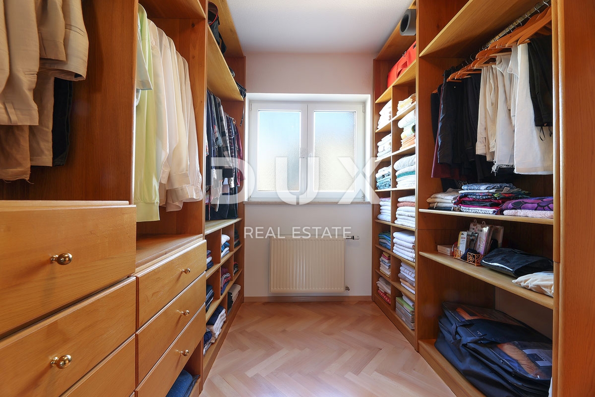 OPATIJA, BREGI - vila s panoramskim razgledom na morje in velikim vrtom! PRILOŽNOST!