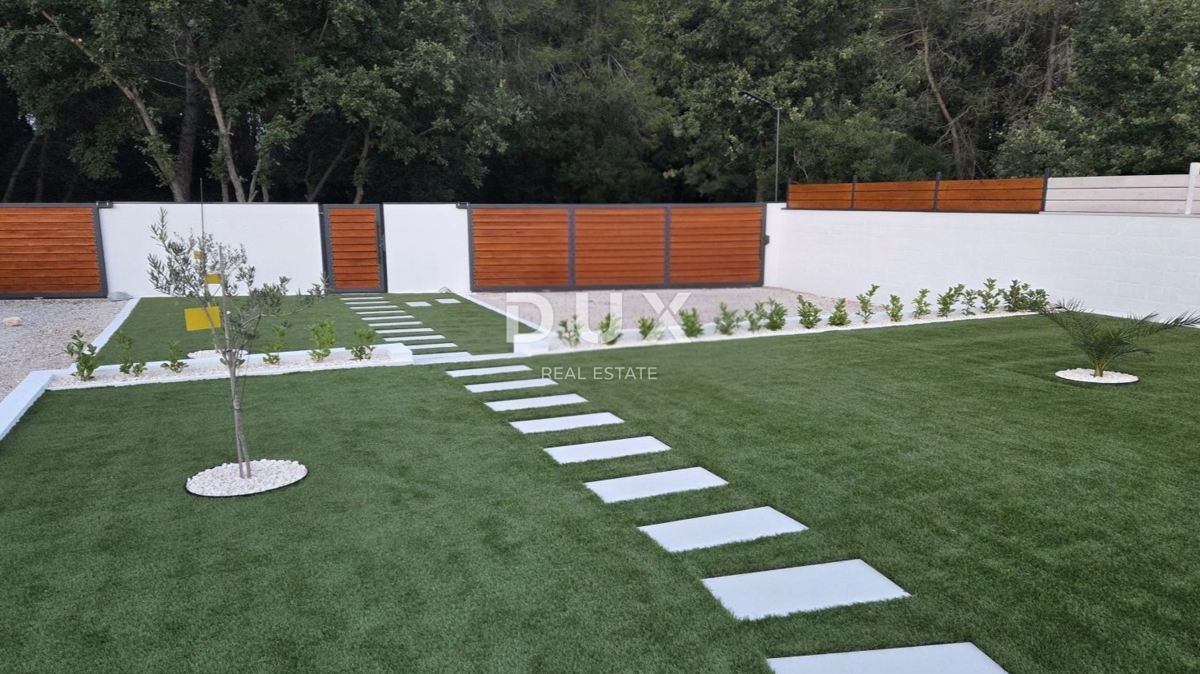 ISTRA, POMER - legalizirana hiša le 600m od morja!