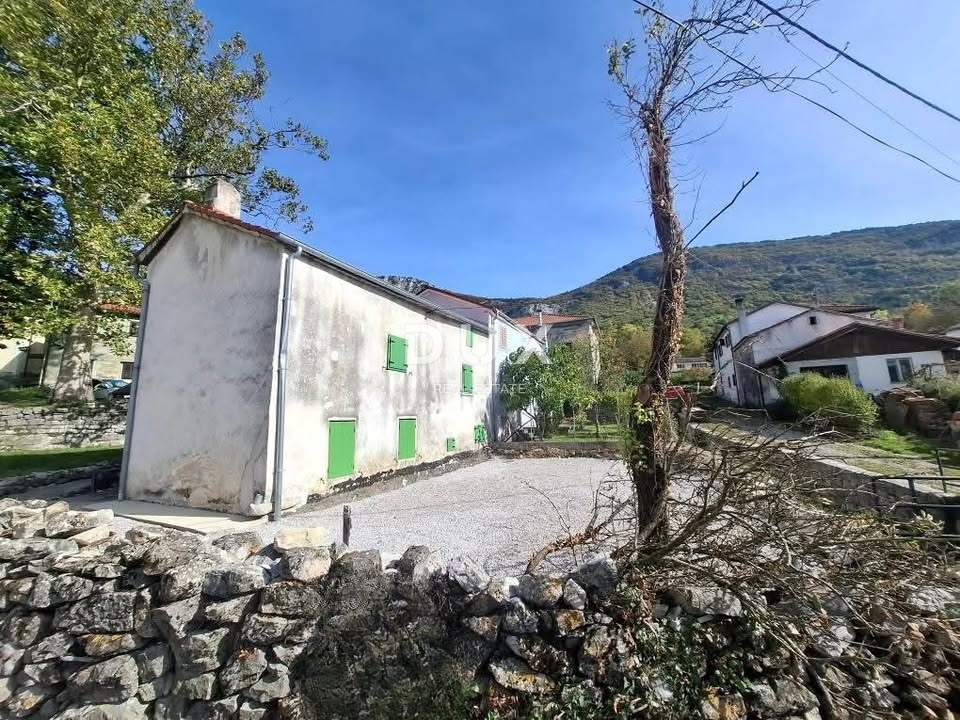 ISTRA, LANIŠĆE - Kamnita hiša delno prenovljena