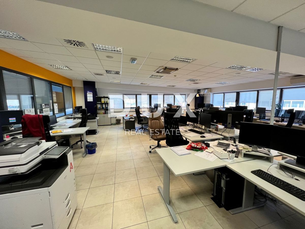 RIJEKA, KASTAV - poslovni prostor / poslovni prostor 368 m2, moderno opremljen!!!