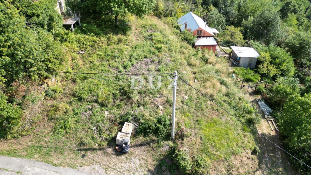 RIJEKA, GROBNIK - zemljišče z zazid