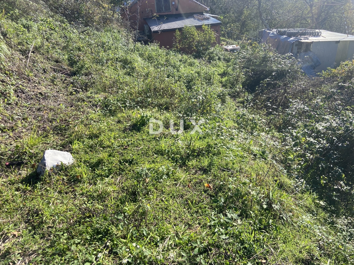 RIJEKA, GROBNIK - zemljišče z zazid