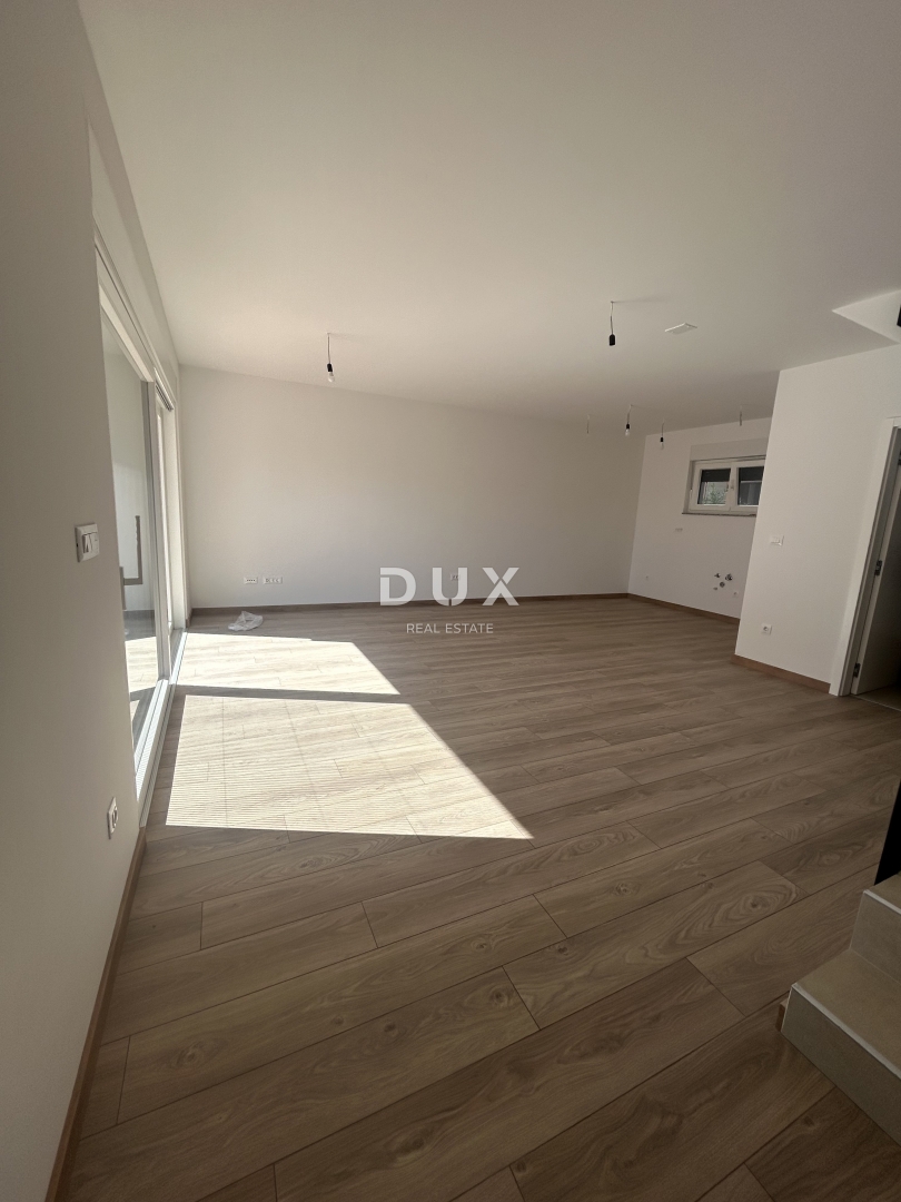 ŠIBENIK, VODICE – Luksuzno dupleks stanovanje na atraktivni lokaciji, 200 m od plaže