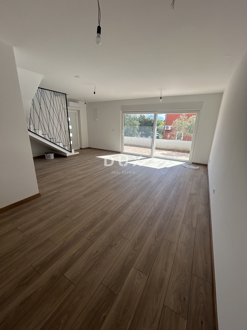 ŠIBENIK, VODICE – Luksuzno dupleks stanovanje na atraktivni lokaciji, 200 m od plaže