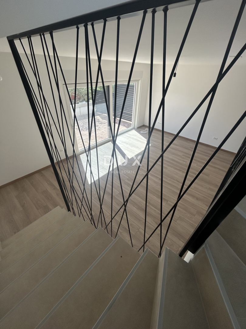 ŠIBENIK, VODICE – Luksuzno dupleks stanovanje na atraktivni lokaciji, 200 m od plaže