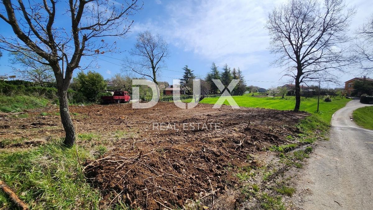 ISTRA, GRAČIŠĆE – Gradbeno zemljišče v idiličnem delu zelene Istre