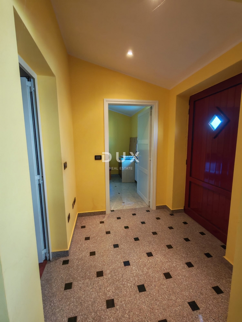 ISTRA, BALE - Prostorna vila z bazenom in dodatno kamnito hišo za goste