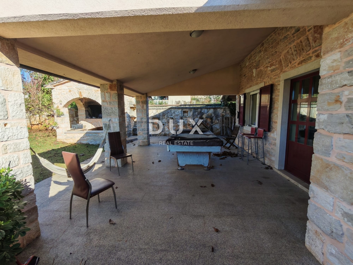 ISTRA, BALE - Prostorna vila z bazenom in dodatno kamnito hišo za goste