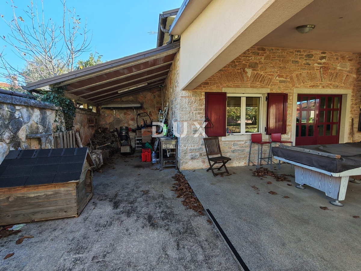 ISTRA, BALE - Prostorna vila z bazenom in dodatno kamnito hišo za goste