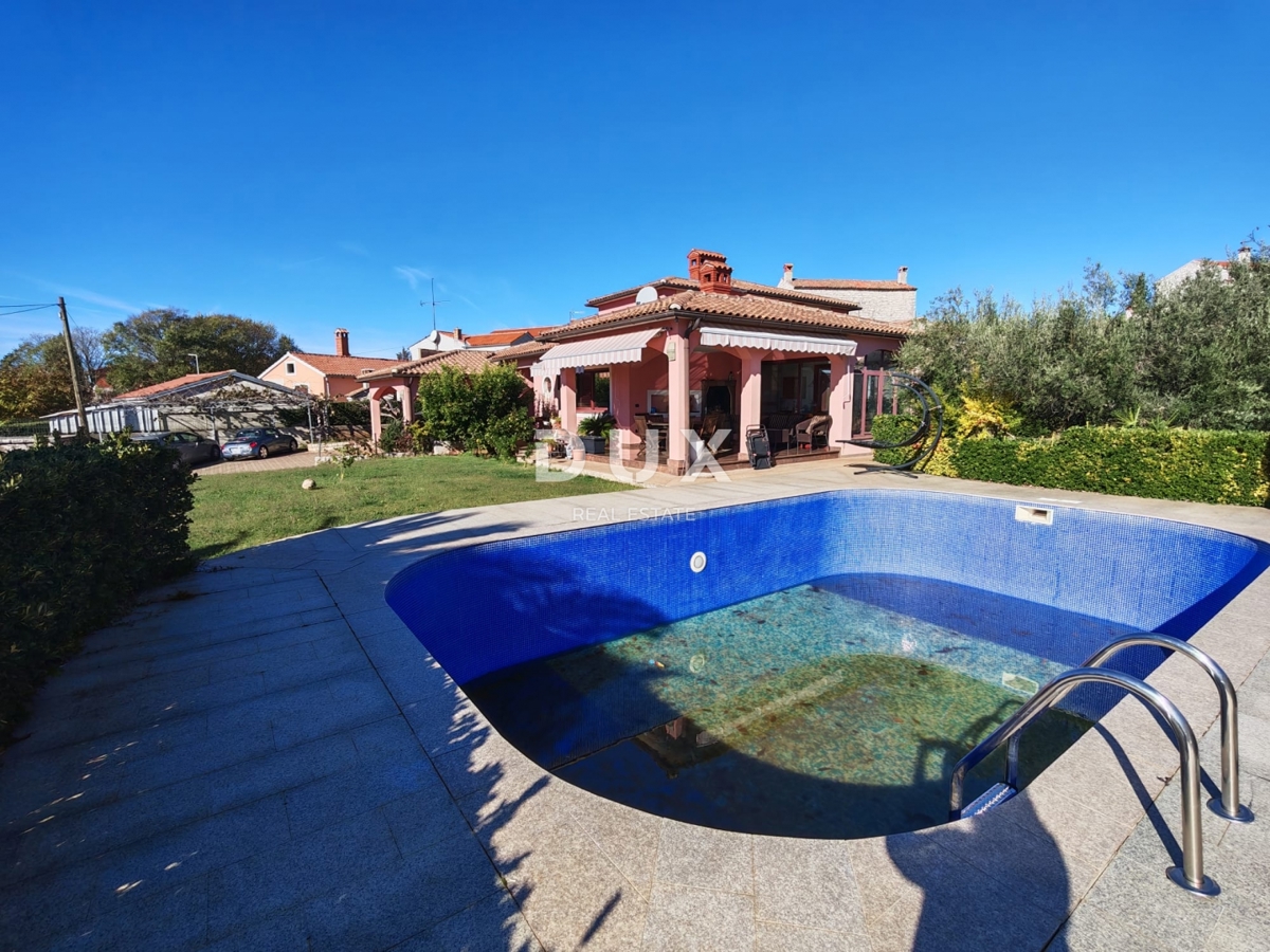 ISTRA, BALE - Prostorna vila z bazenom in dodatno kamnito hišo za goste