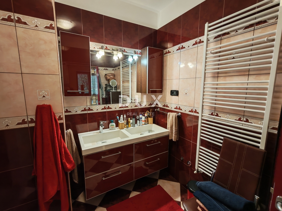 ISTRA, BALE - Prostorna vila z bazenom in dodatno kamnito hišo za goste