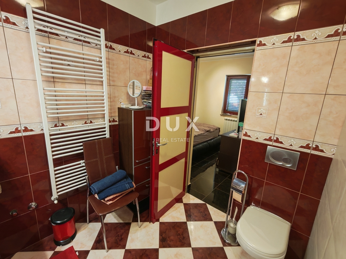 ISTRA, BALE - Prostorna vila z bazenom in dodatno kamnito hišo za goste