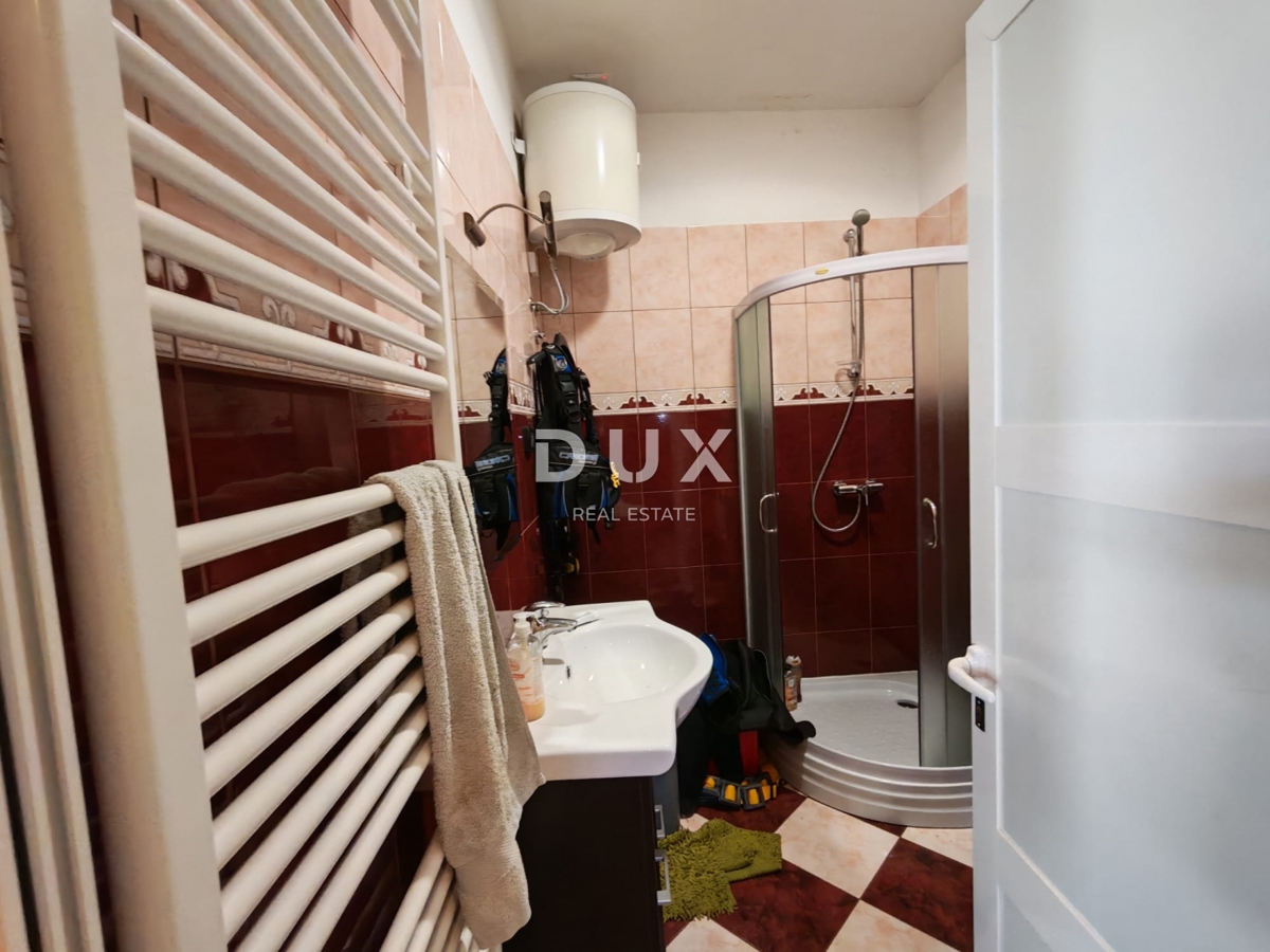 ISTRA, BALE - Prostorna vila z bazenom in dodatno kamnito hišo za goste