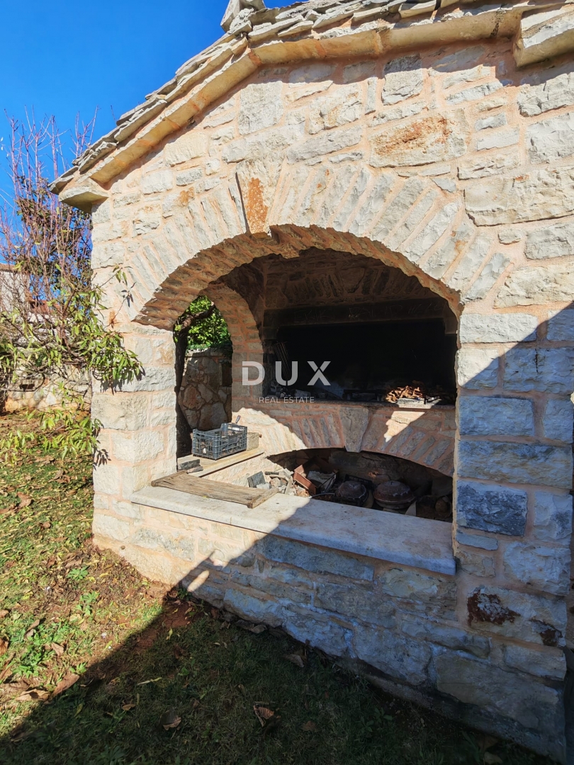 ISTRA, BALE - Prostorna vila z bazenom in dodatno kamnito hišo za goste