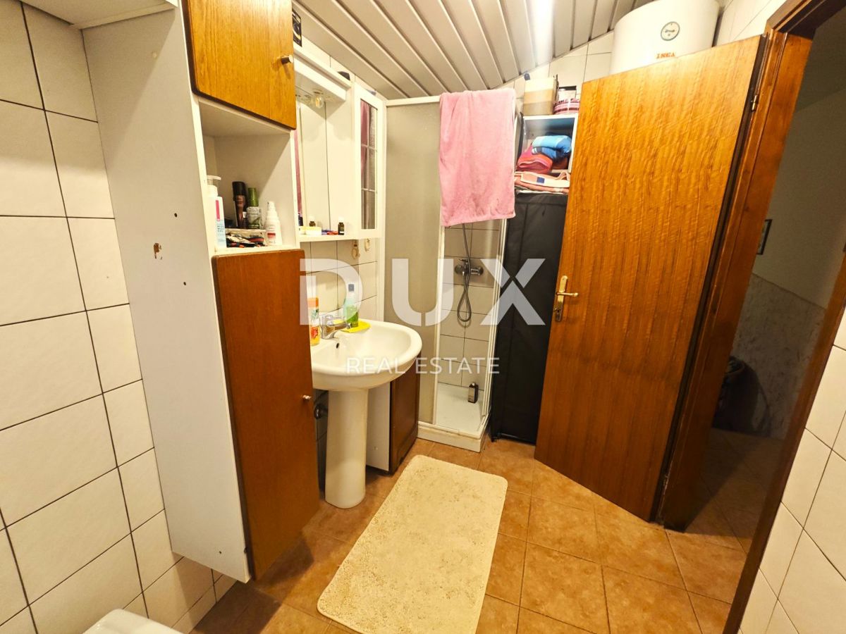 ČAVLE (okolica) - Samostojna hiša s 3250 m2 zazidljivega zemljišča!