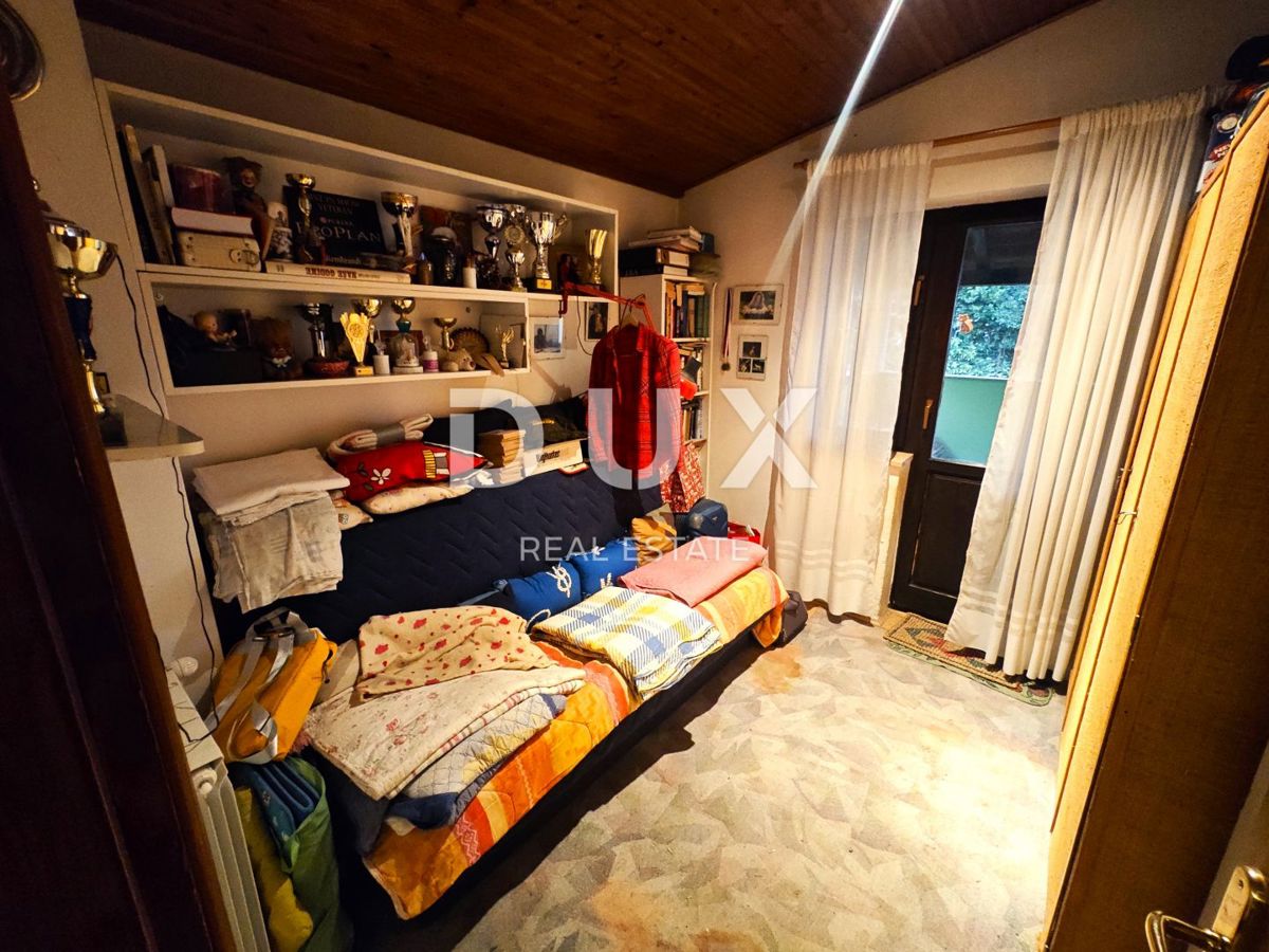 ČAVLE (okolica) - Samostojna hiša s 3250 m2 zazidljivega zemljišča!