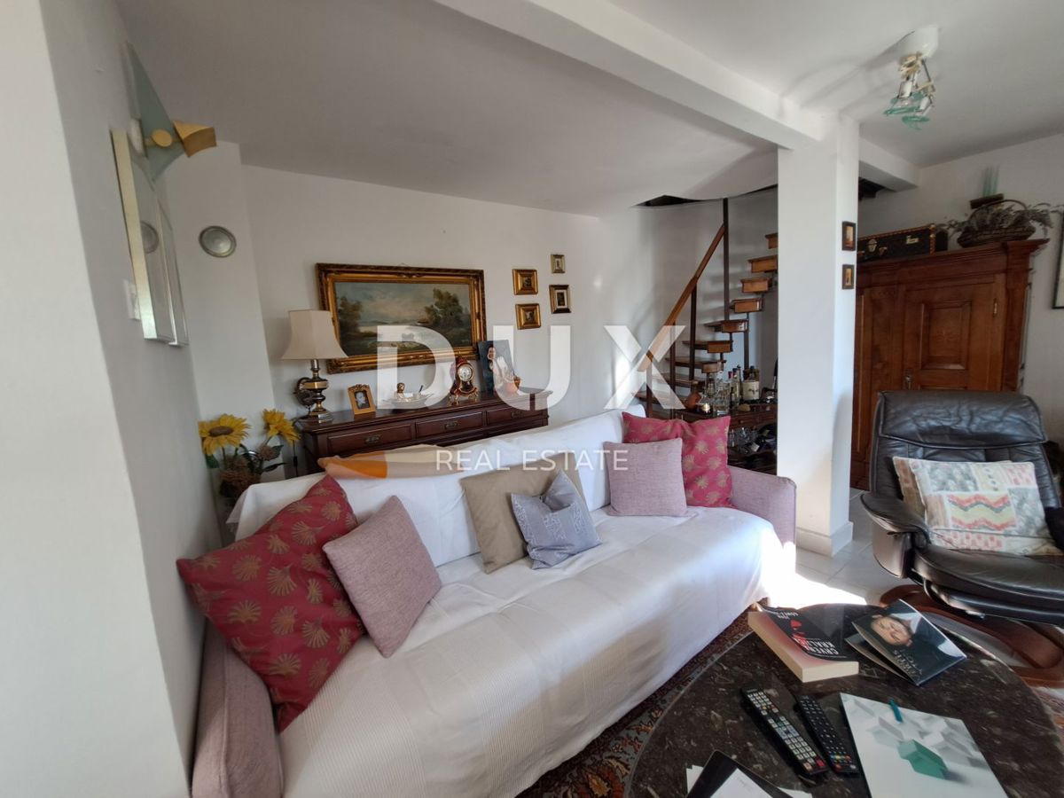 OPATIJA, OPRIĆ – Dvojna hiša z dvema terasama, vrtom in panoramskim pogledom na morje