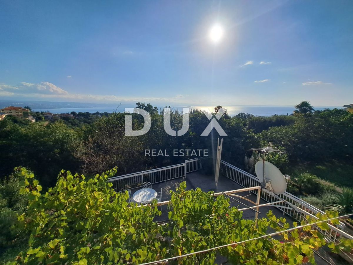 OPATIJA, OPRIĆ – Dvojna hiša z dvema terasama, vrtom in panoramskim pogledom na morje