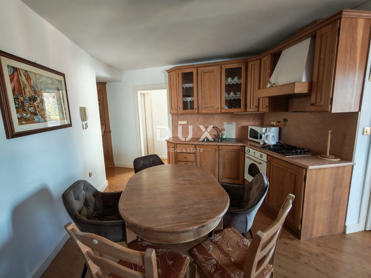 ISTRA, ROVINJ - Penthouse 75,40 m2 v starem mestnem jedru s pogledom na morje!