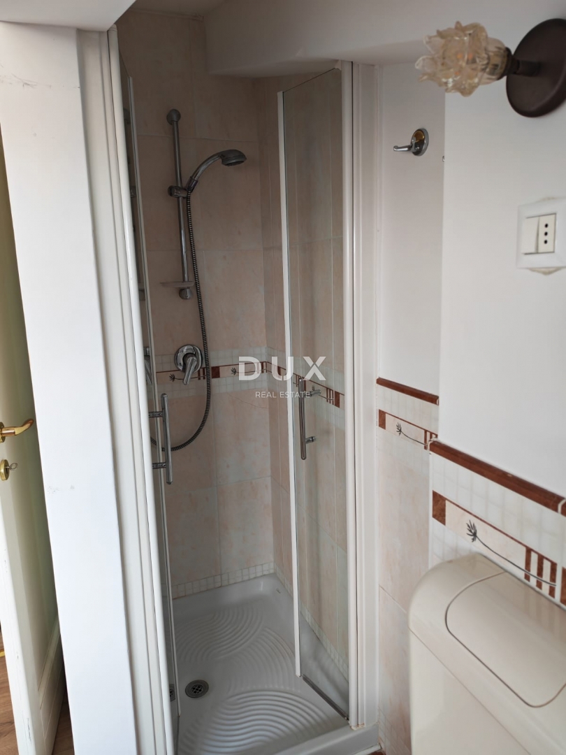 ISTRA, ROVINJ - Penthouse 75,40 m2 v starem mestnem jedru s pogledom na morje!