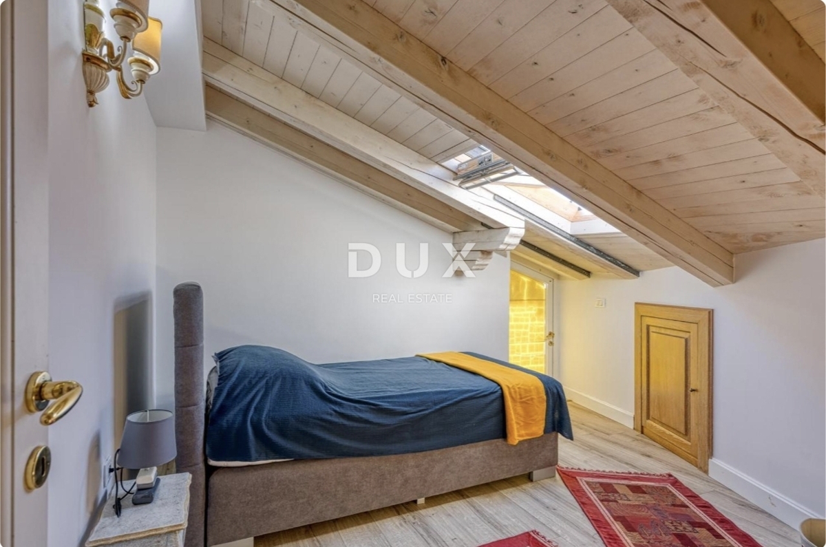 ISTRA, ROVINJ - Penthouse 75,40 m2 v starem mestnem jedru s pogledom na morje!