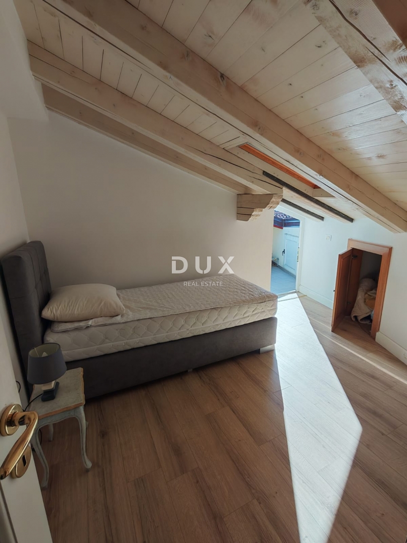 ISTRA, ROVINJ - Penthouse 75,40 m2 v starem mestnem jedru s pogledom na morje!