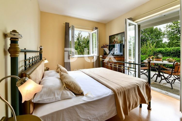 CRIKVENICA, GRIŽANE - Čudovita samostojna hiša z bazenom in pogledom na morje!