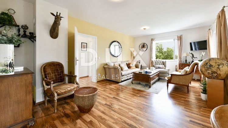 CRIKVENICA, GRIŽANE - Čudovita samostojna hiša z bazenom in pogledom na morje!