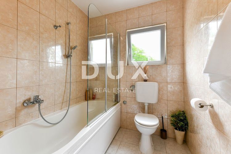 CRIKVENICA, GRIŽANE - Čudovita samostojna hiša z bazenom in pogledom na morje!