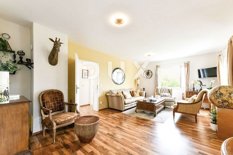 CRIKVENICA, GRIŽANE - Čudovita samostojna hiša z bazenom in pogledom na morje!