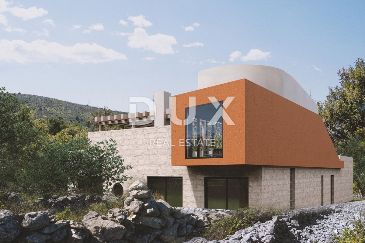 PRIMOŠTEN - Gradbeno zemljišče z lokacijskim dovoljenjem + kmetijski del!